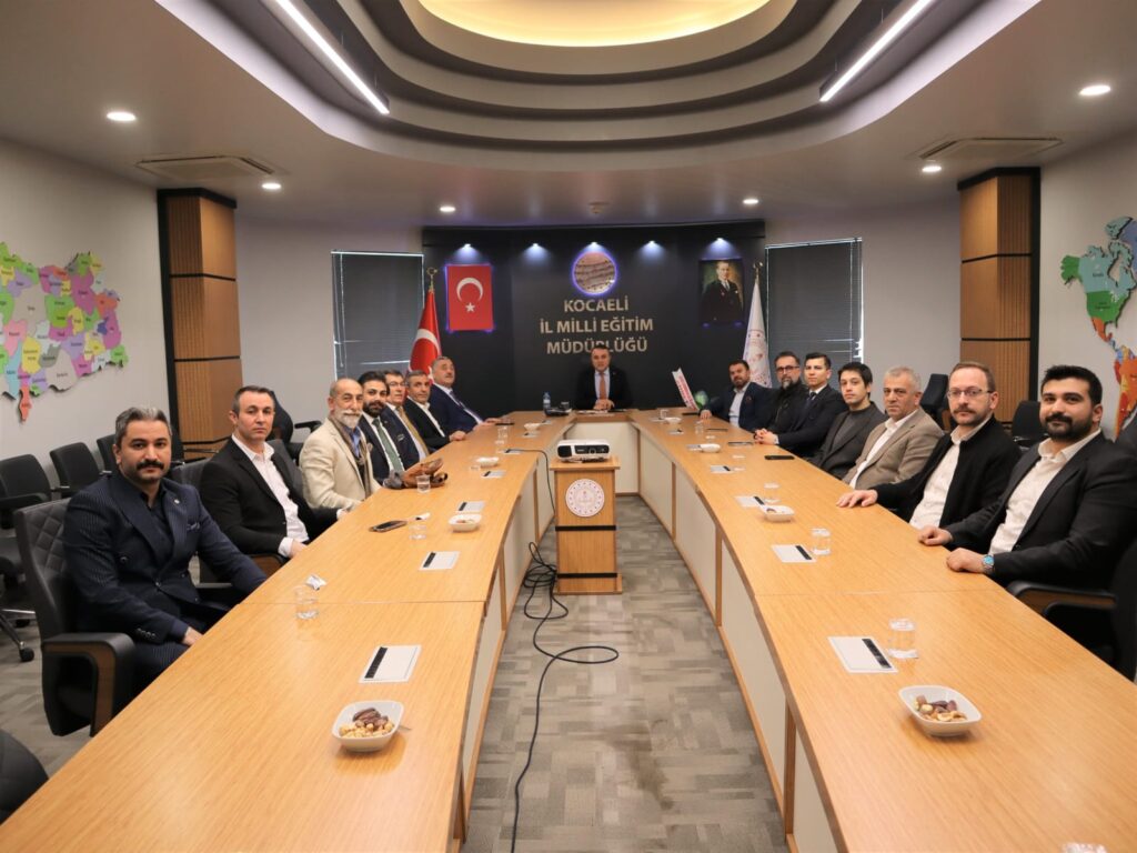 Müdür Aydın, Erzurumluları ağırladı 3 KOCAELI ERZURUMLULAR VAKFI 1