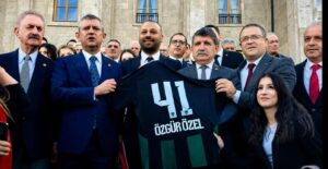 chp derince meclis toplantisini izledi