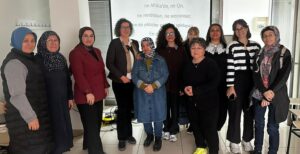 izmit belediyesi engelsiz ebeveyn akademisi tum hiziyla devam ediyor