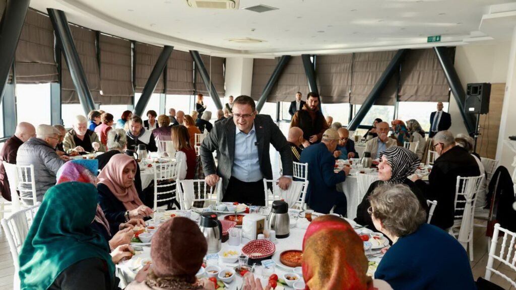 Başkan Gökçe´den Çınarlarla Vefa Buluşması 5 ktl2 21112025142732 14 1600 900