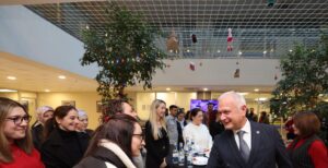 baskan calik calisanlarinin yeni yilini kutladi