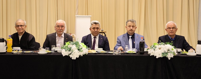 Kocaeli Kandıralılar Derneği 32. kuruluş yılını iftar programıyla kutladı 3 1