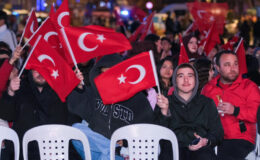 Milli coşku Kocaeli’yi sardı! Zafer dev ekranda izlendi