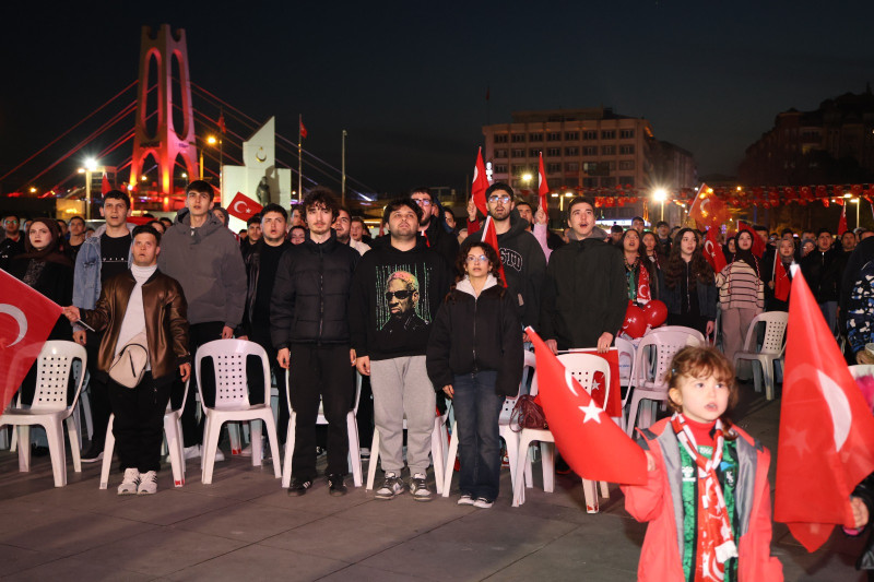 Milli coşku Kocaeli’yi sardı! Zafer dev ekranda izlendi 3 1774555946 3525df1285