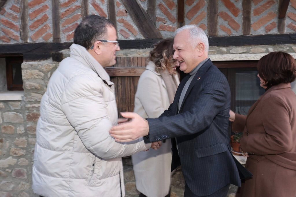 Başkan Çalık İftar Sofrasında Misafirlerini Ağırladı 4 Baskan Calik Iftar Sofrasinda Misafirlerini Agirladi 4