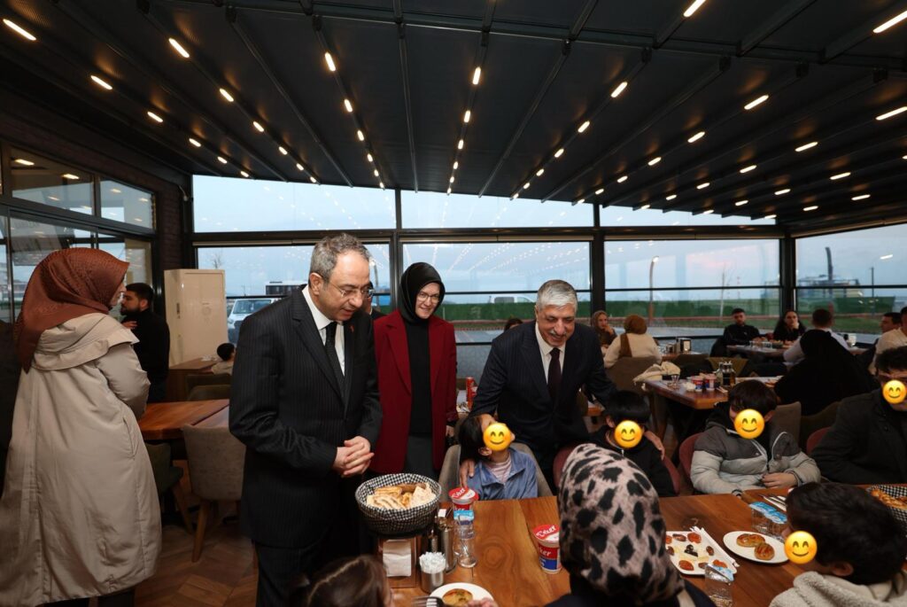 Dilovası’nda Ramazan Sofralarında Gönüller Buluştu 3 Dilovasinda Ramazanin Manevi Ikliminde Gonuller Bir Oldu 5
