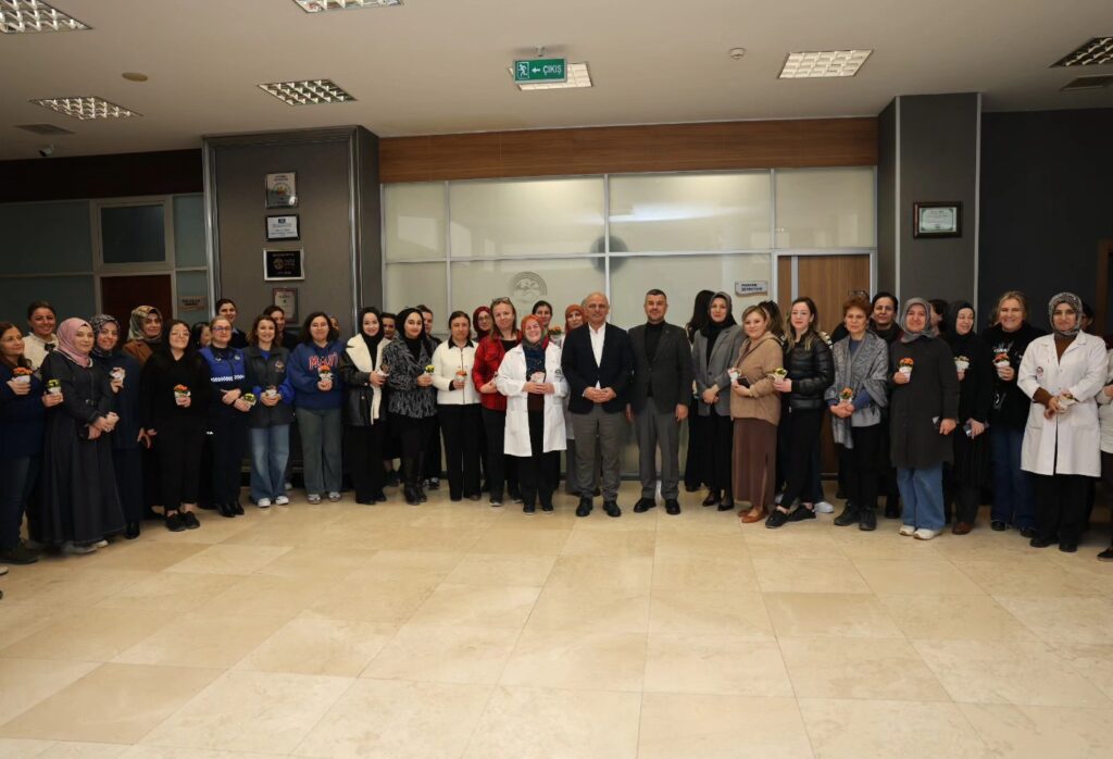 Körfez’de Kadın Personele 8 Mart Sürprizi 4 KorfezBelediyesinde 8 Marta ozel anlamli bulusma 3