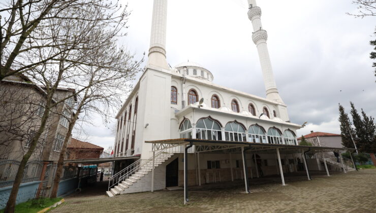 Derince Belediyesi’nden İbadethanelere Sundurma Desteği