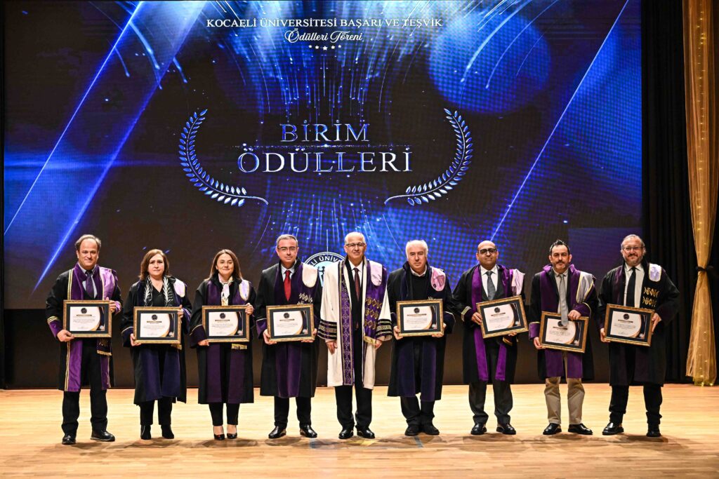 Kocaeli Üniversitesi’nde Başarı Gecesi 3 Tesvik Odulleri Birimler