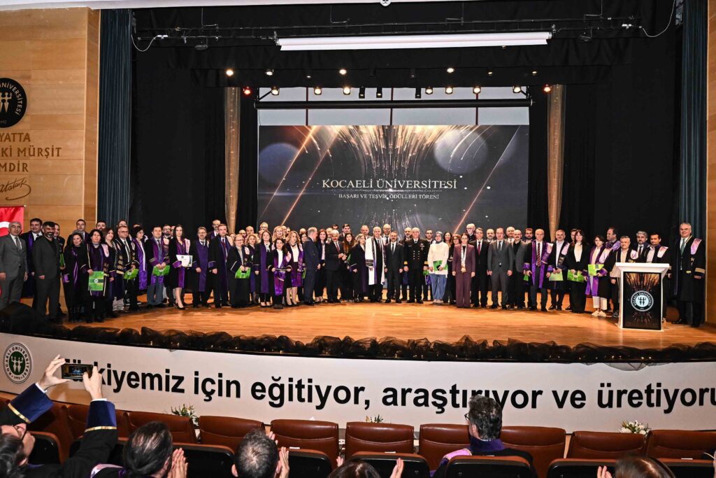 Kocaeli Üniversitesi’nde Başarı Gecesi 5 Tum odul alanlar