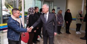 baskan calik personeli ile bayramlasti