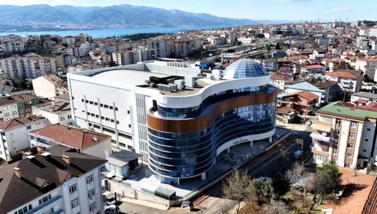 Derince’nin Yeni Hizmet Binasında Sona Doğru