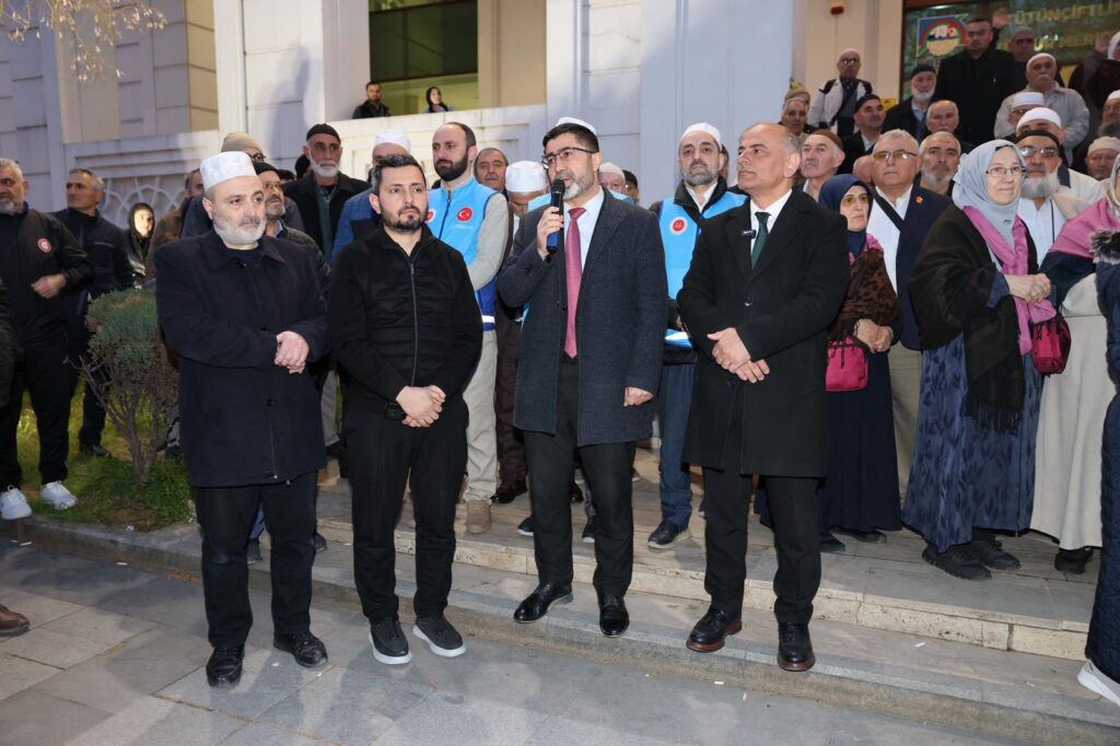 Körfezli İlk Hacı Kafilesi Dualarla Uğurlandı 3 01 4 21042026113200 5 1024 768