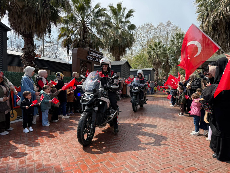 Yunus polisleri, çocukların gönlünü fethetti 4 1775826252 12c80ccd0d