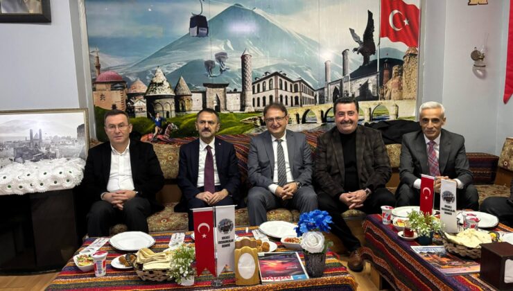 Vali Aktaş Erzurumlular Derneği’nin programına katıldı