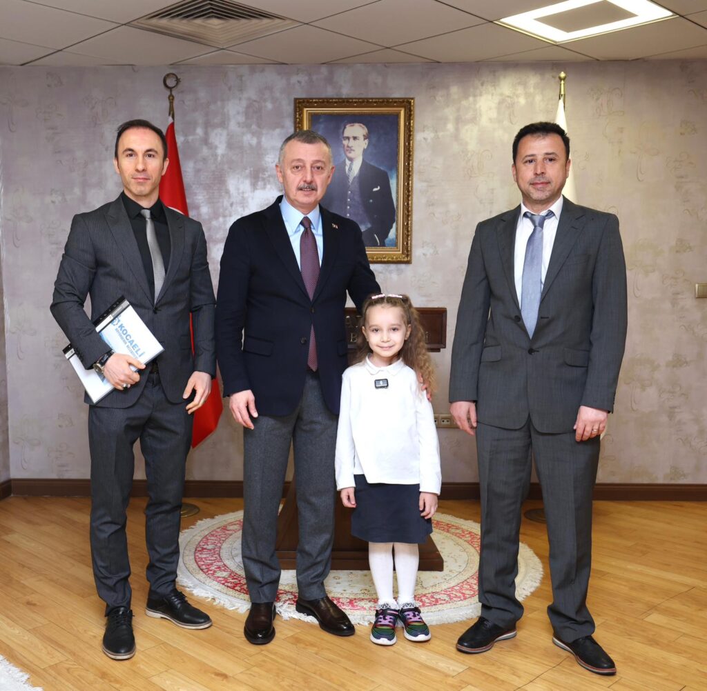 Baskan Buyukakin koltugu cocuklara birakti 3