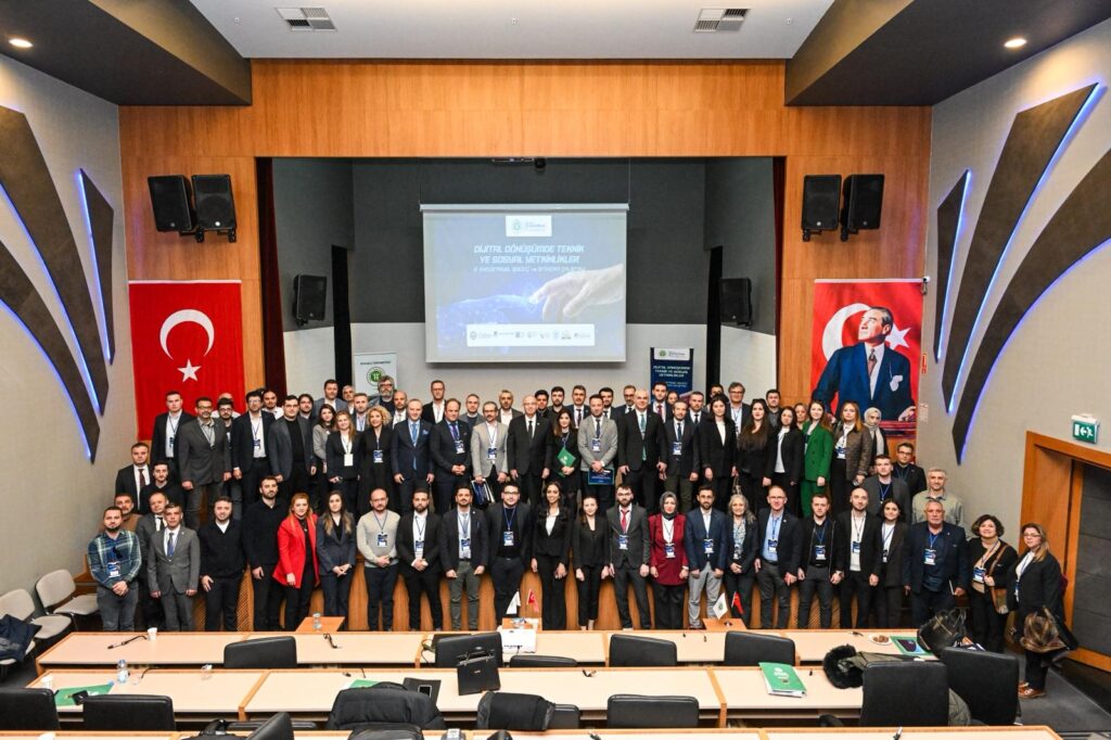 Dijital dönüşümün yol haritası Kocaeli’de çiziliyor 3 Calistay Guzeller Organize Sanayi Bolgesi Konferans Salonunda duzenlendi