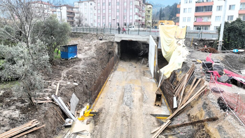 Golcuk Ulasli alt gecit projesinde dur durak yok 3