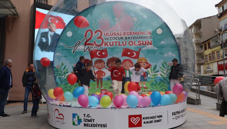 Belediye önü çocuklarla şenlendi