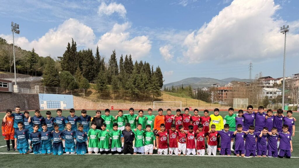 Derince'de 23 Nisan Futbol Turnuvası´nda Heyecan Başladı 4 brl2 08042026143146 5 1600 900