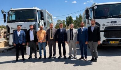 Başiskele’den Azez’e İki Çöp Kamyonu Hibe Edildi