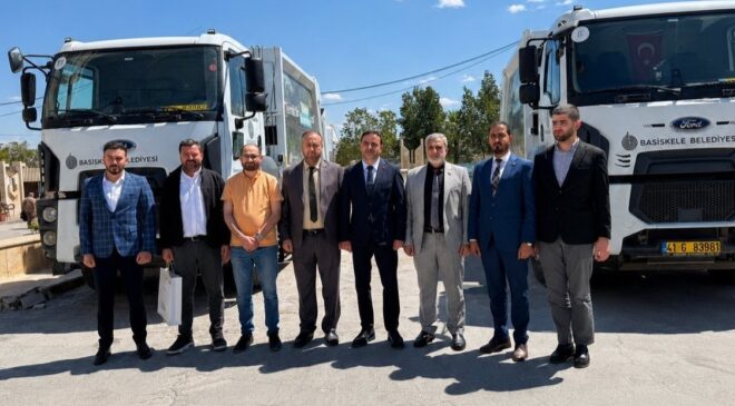 Başiskele’den Azez’e İki Çöp Kamyonu Hibe Edildi