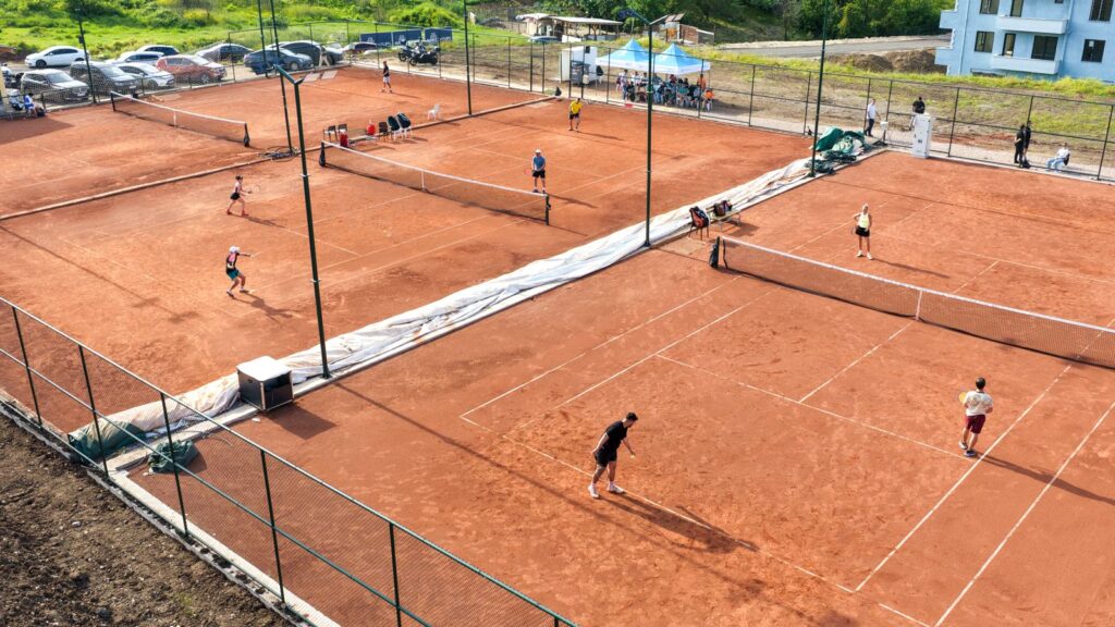 Başiskele’de 19 Mayıs’a Özel Tenis Turnuvası 4 Basiskeleden tenis turnuvasi