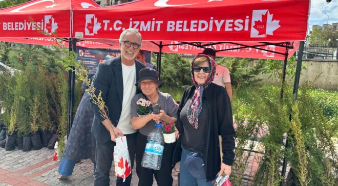 İzmit Belediyesinden geleneksel Arife mesaisi