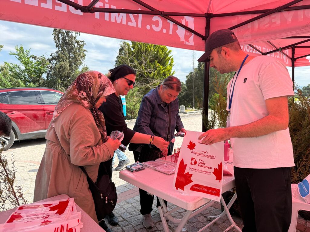 Izmit Belediyesinden geleneksel Arife mesaisi 14