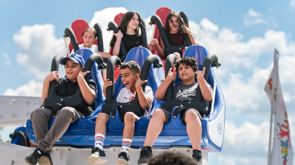 Karneval coşkusu lunaparkta katlanıyor 4 135171