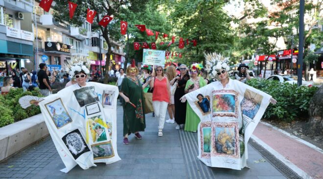 Kapanca Festivali renkli kortejle açıldı