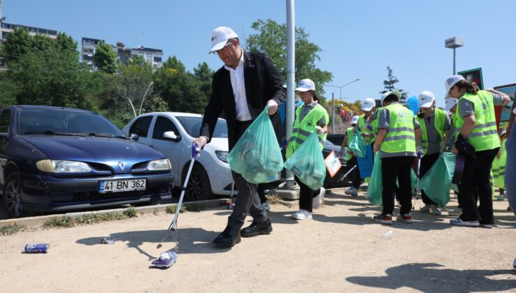 Derince’de Denizden Kıyıya Temizlik Etkinliği