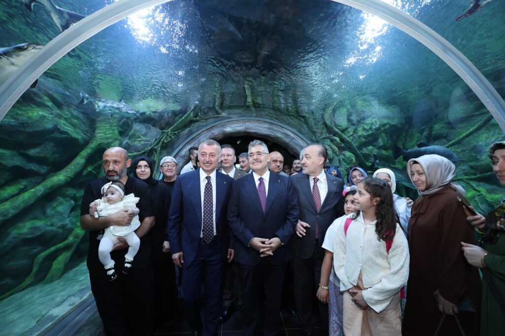 Baskan Buyukakin buyuleyici Korfez Aquayi mujdeyle acti 6