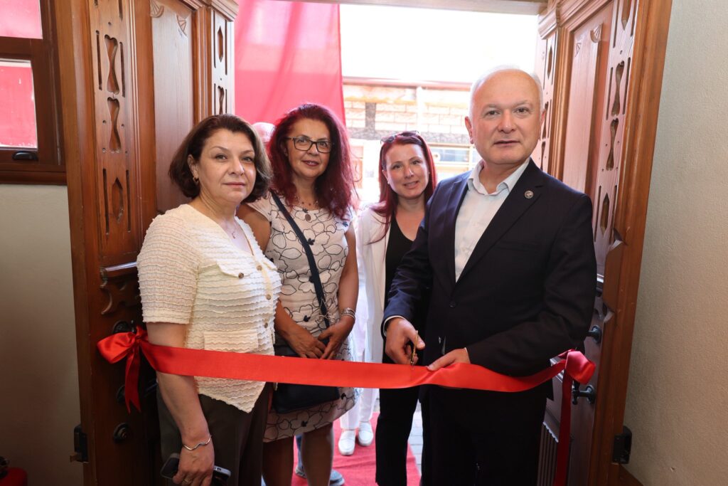 EREGLI KARMEK KURS MERKEZI EL SANATLARI SERGISI ACILDI 3