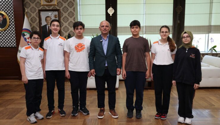 Başkan Söğüt, başarılı öğrencileri ağırladı
