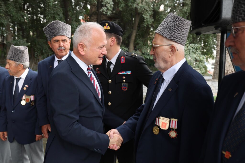 4 Temmuz Kurtulus Senlikleri Resmi Torenle Kutlandi 1