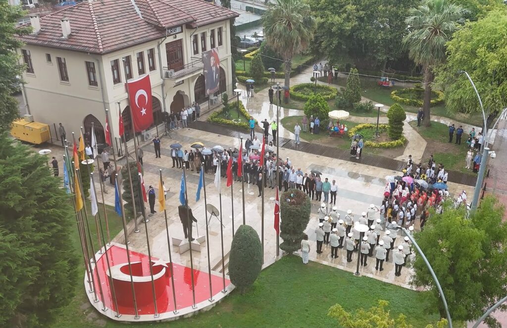 4 Temmuz Kurtulus Senlikleri Resmi Torenle Kutlandi 18