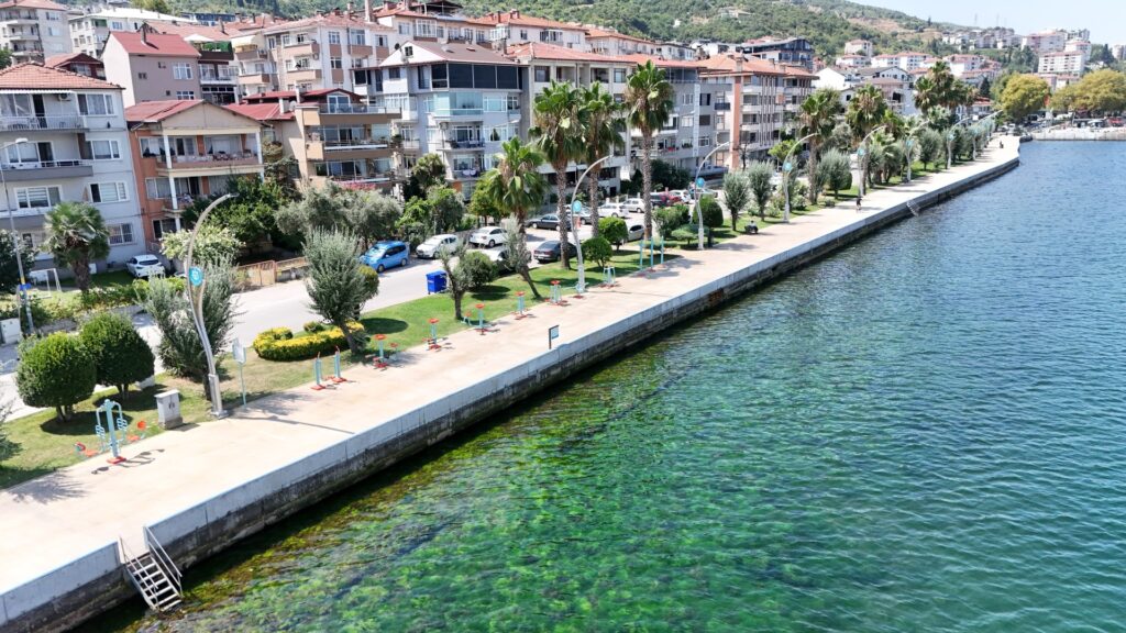 Değirmendere sahili dalga kırıcı setle güçlendirildi 3 174658