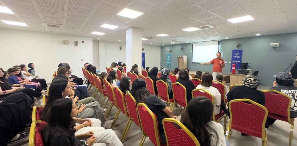 Büyükşehir, çocukları afetlere karşı bilinçlendiriyor 3 Buyuksehir cocuklari afetlere karsi bilinclendiriyor 4