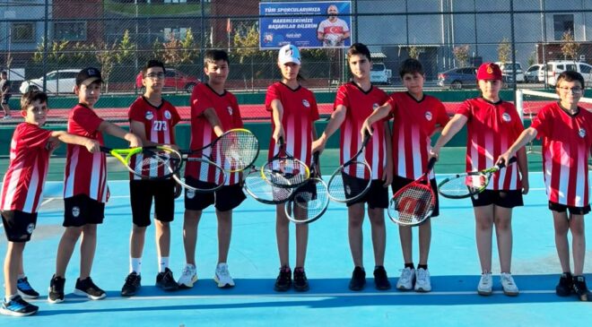 Körfez Belediyesi’nden gençlere ücretsiz tenis kursu