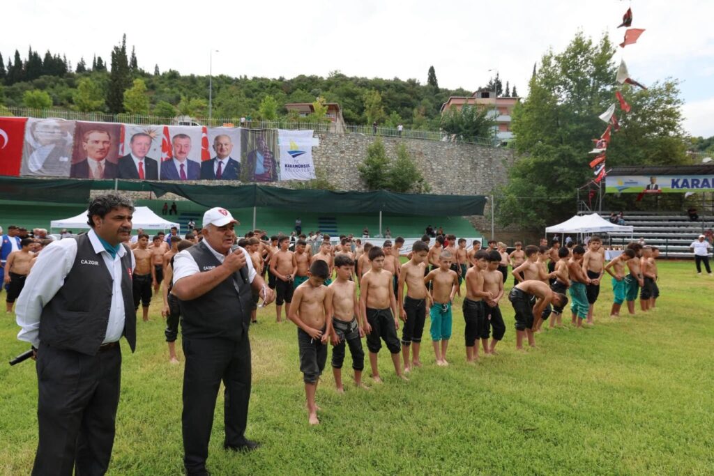 42. Karamürsel Altınkemer Yağlı Pehlivan Güreşleri Büyük Coşkuya Sahne Oldu 3 karamursel gencler gures