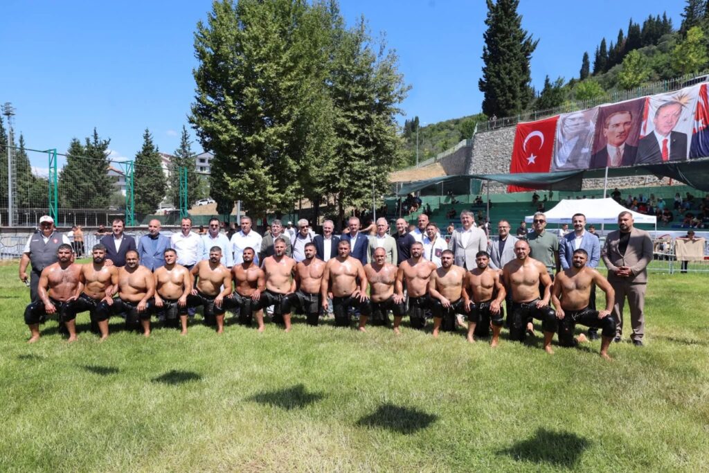 42. Karamürsel Altınkemer Yağlı Pehlivan Güreşleri Büyük Coşkuya Sahne Oldu 5 karamursel pehlivanlar