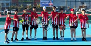 korfez belediyesie28099nden genclere ucretsiz tenis kursu