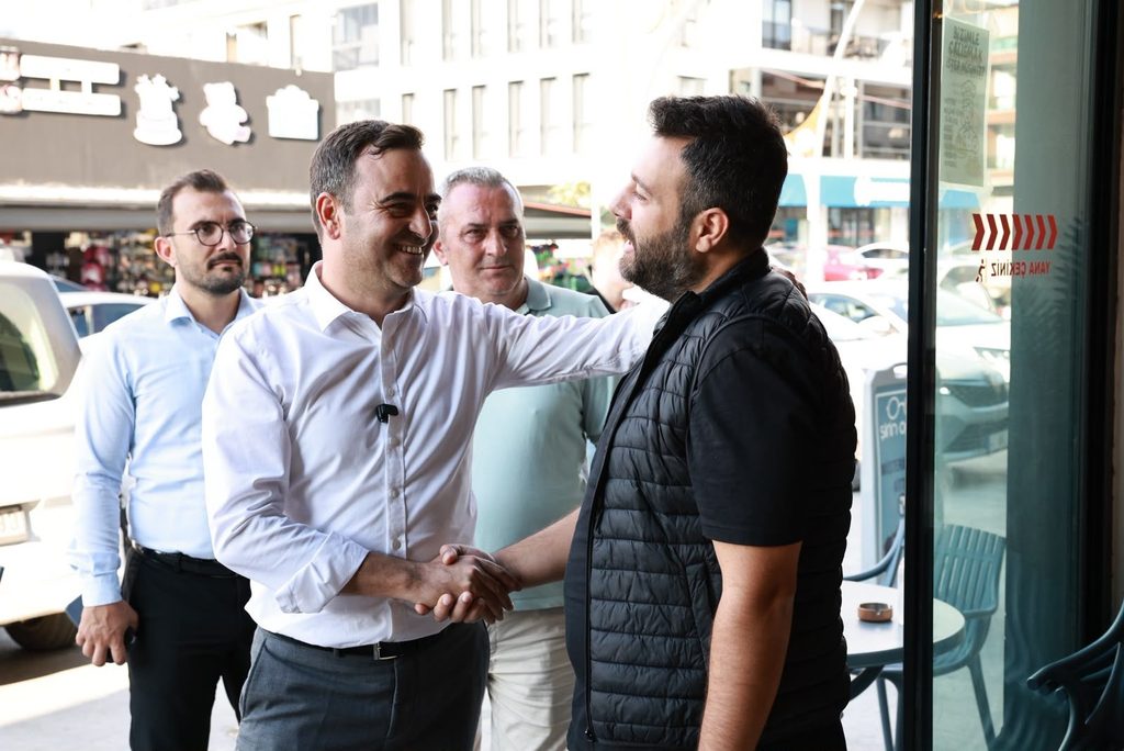 Başkan Özlü´den Esnaf ve Vatandaşlar ile Gönülden Sohbet 3 13 23092026162407 15 1024 768