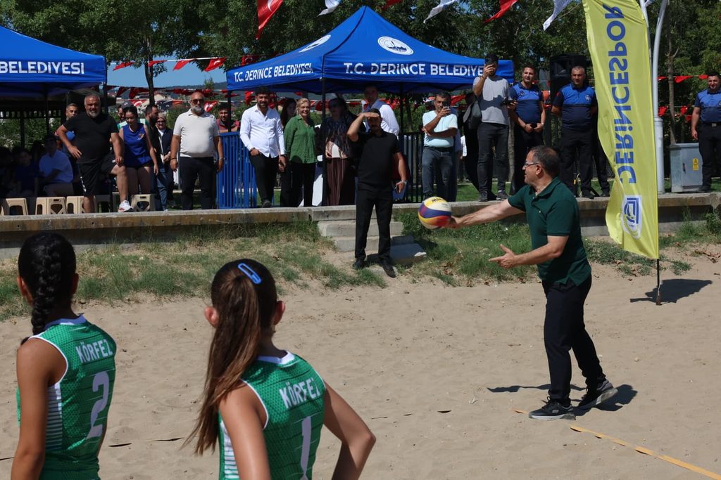 Derince’de Plaj Voleybolu Heyecanı Başladı 4 188294