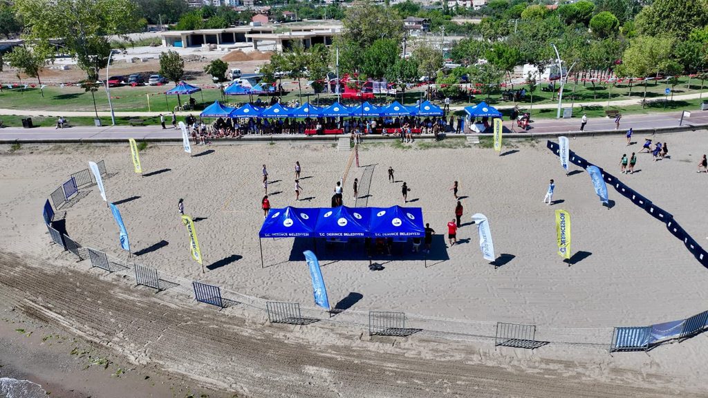 Derince’de Plaj Voleybolu Heyecanı Başladı 3 188295