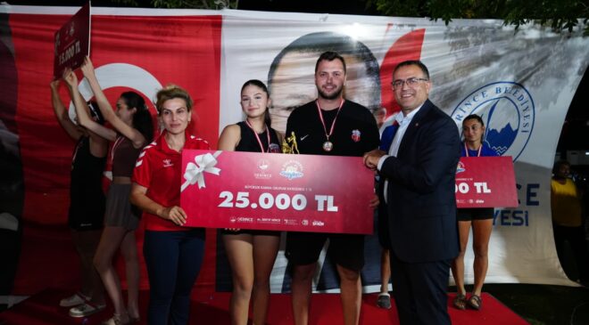 Derince’de 126 Takımlı Voleybol Şöleni