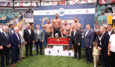 İshakçılar’da başpehlivan Seçkin Duman oldu