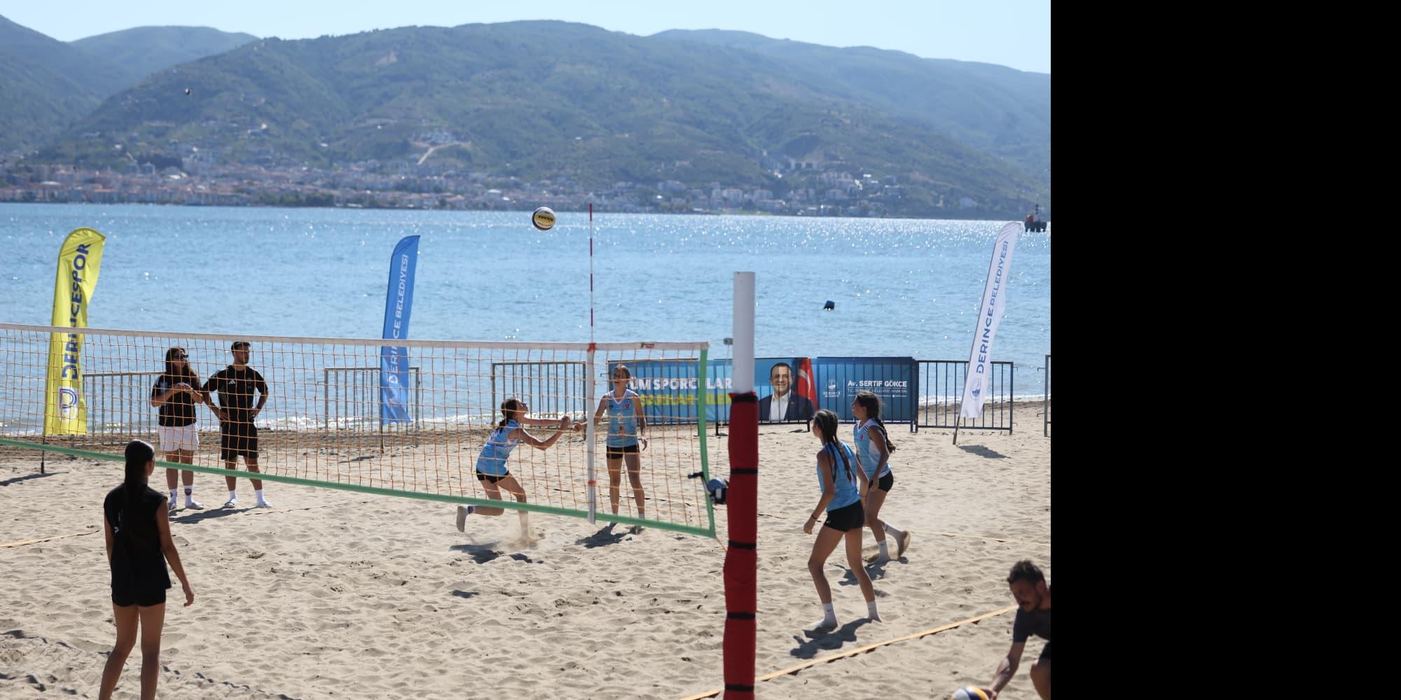 Derince’de Plaj Voleybolu Heyecanı Başladı