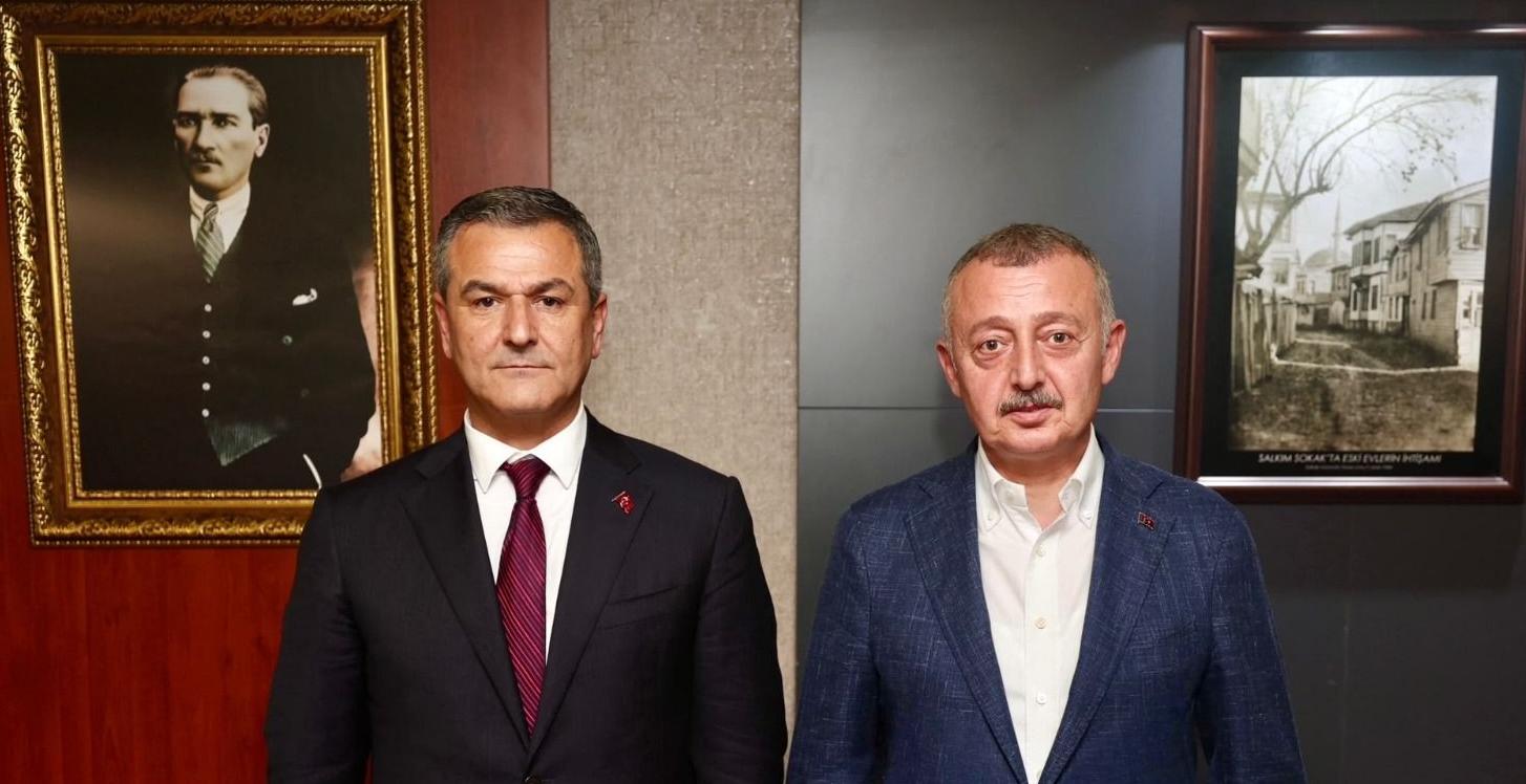 İzmit Belediye Başkanvekili Lütfü Obuz Tahir Büyükakın’ı ziyaret etti